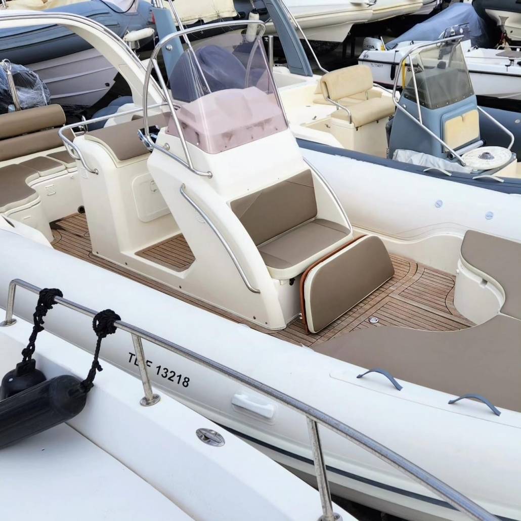 Location bateau semi-rigide à louer NUOVA JOLLY KING 820 