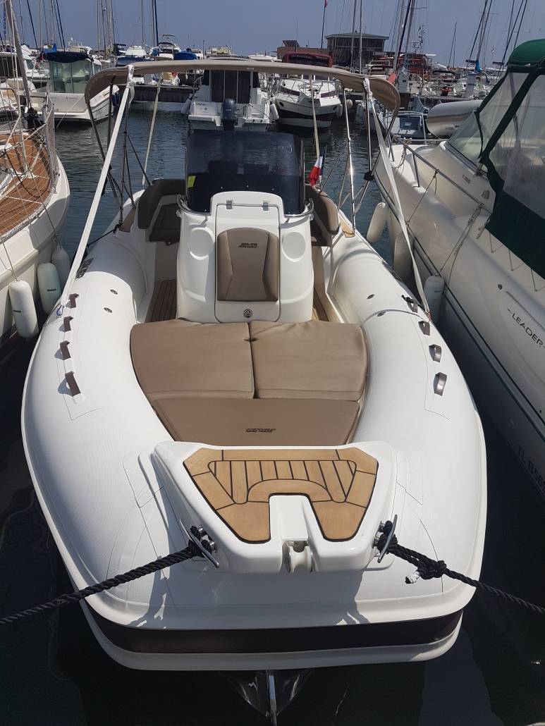 Location bateau semi-rigide CLUBMAN 24 