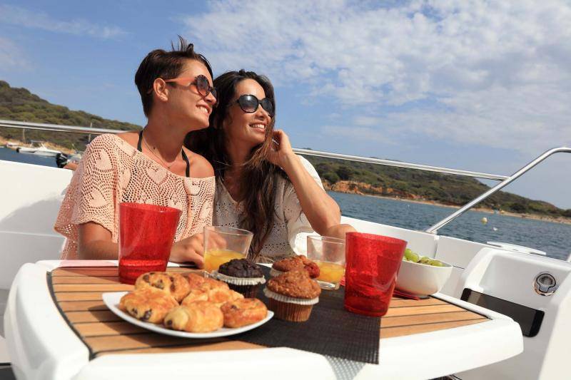 LOCATION COQUE OPEN CAP CAMARAT 750 BOW RIDER HYERES VAR