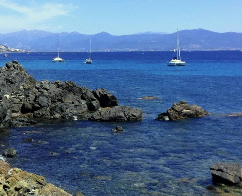 NAVIGUER AUTOUR DE HYERES