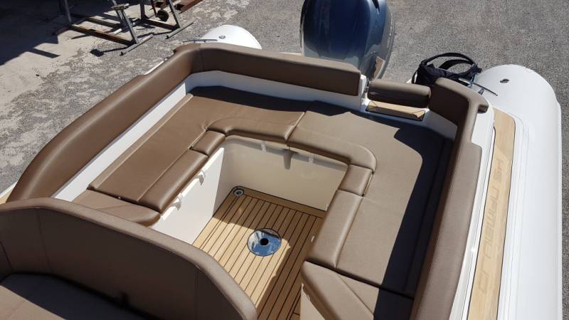 Location bateau semi-rigide CLUBMAN 24 