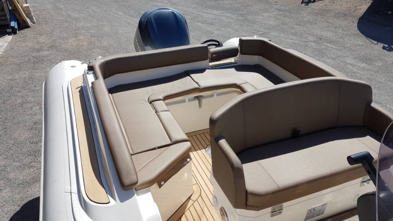 Location bateau semi-rigide CLUBMAN 24 