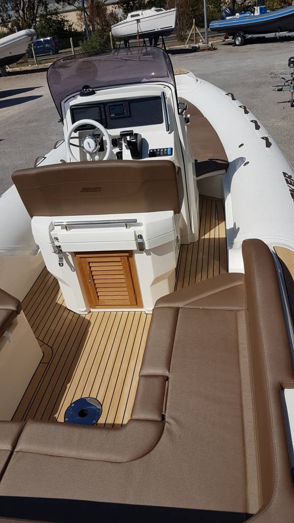 Location bateau semi-rigide CLUBMAN 24 