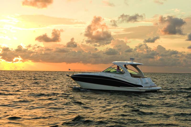 CRUISER YACHT 38 à louer à Hyères