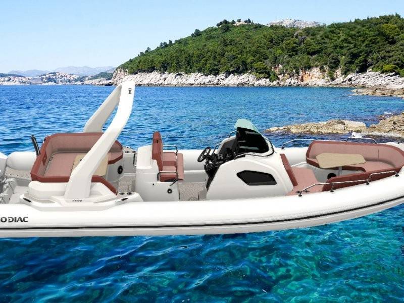 Location bateau avec prestation skipper sur le Port de Hyères dans le Var