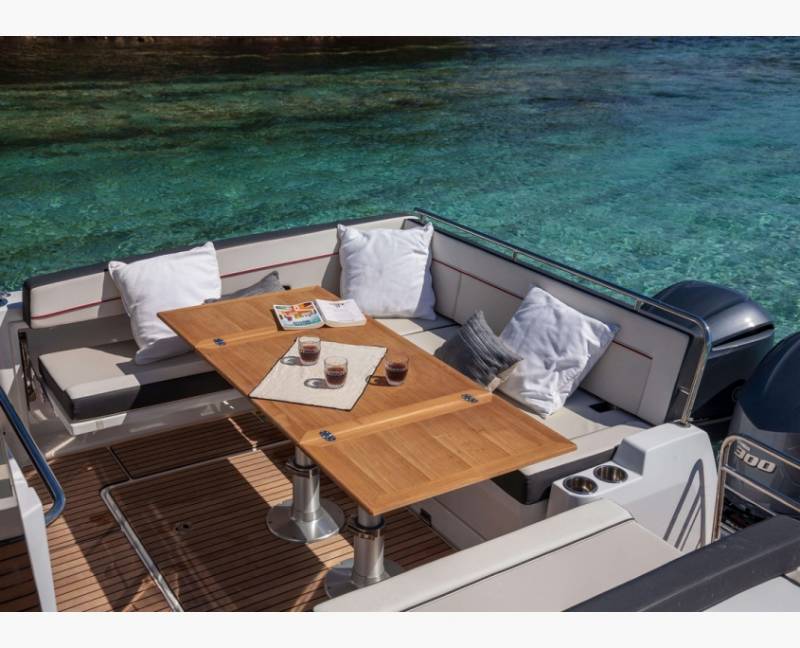 Location Coque-Open cabine CAP CAMARAT 10.50 WA 