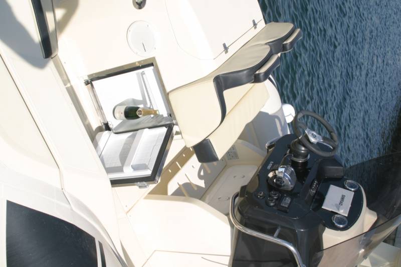 Semi rigide SACS SPORT S900 à louer dans le Var