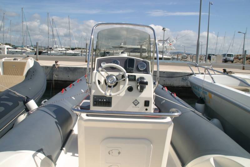 Location bateau  semi-rigide NUOVA JOLLY KING 700 RS 
