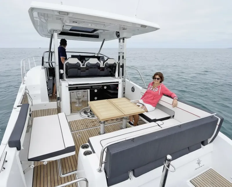 Location Coque-Open cabine CAP CAMARAT 10.50 WA 