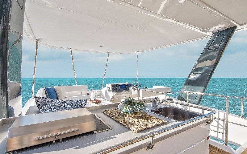 Location d'un catamaran à moteur pour particulier LEOPARD 43 