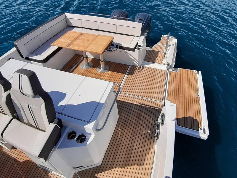 Location Coque-Open cabine CAP CAMARAT 10.50 WA 