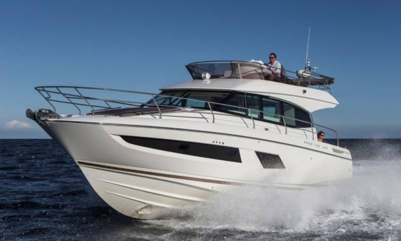 A louer prestige 420 couchage 6 personnes à Hyères dans le Var