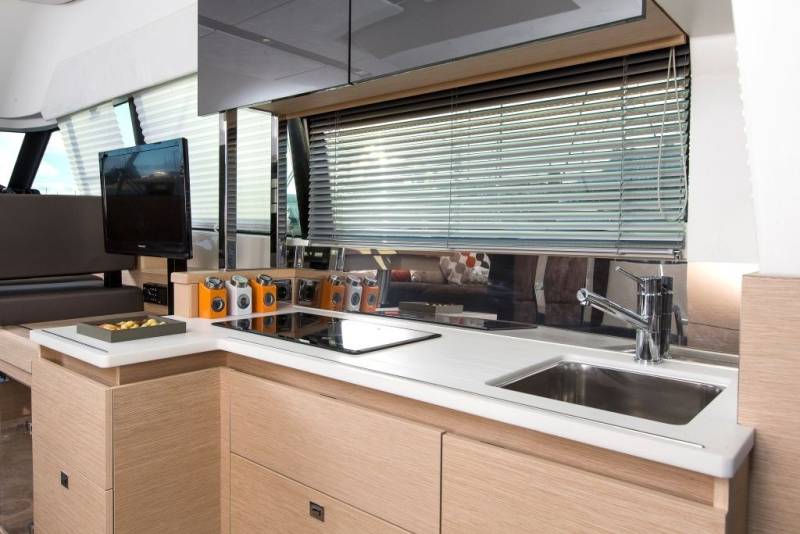 VEDETTE PRESTIGE 420 FLY à vendre à Hyères dans le Var