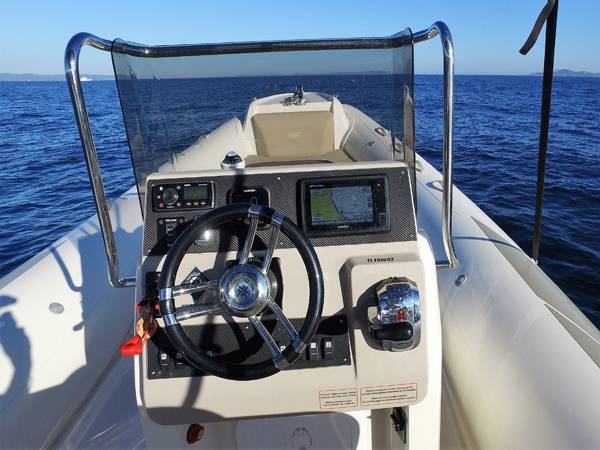 Location bateau semi-rigide BSC 75 CLASSIC 