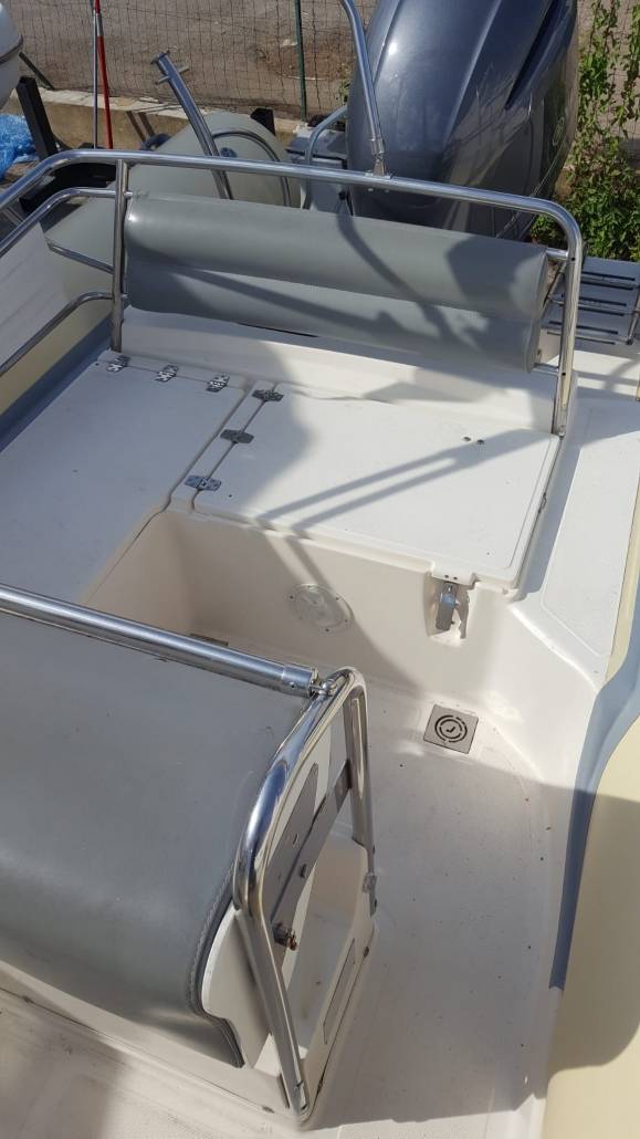 Location bateau semi-rigide CLUBMAN 23 