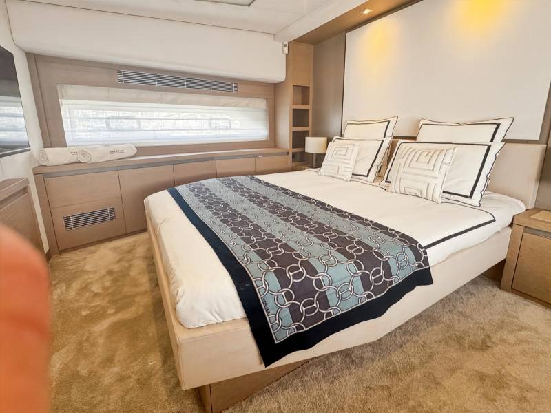 Location à la journée Vedette Prestige 680 