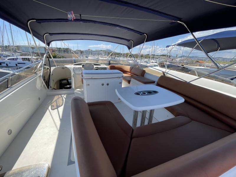 Location à la journée avec skipper PRINCESS 57 