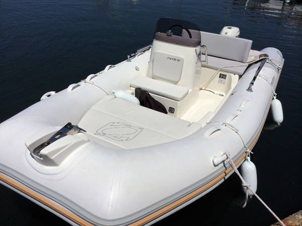 Location bateau semi-rigide ZODIAC MEDLINE 500 