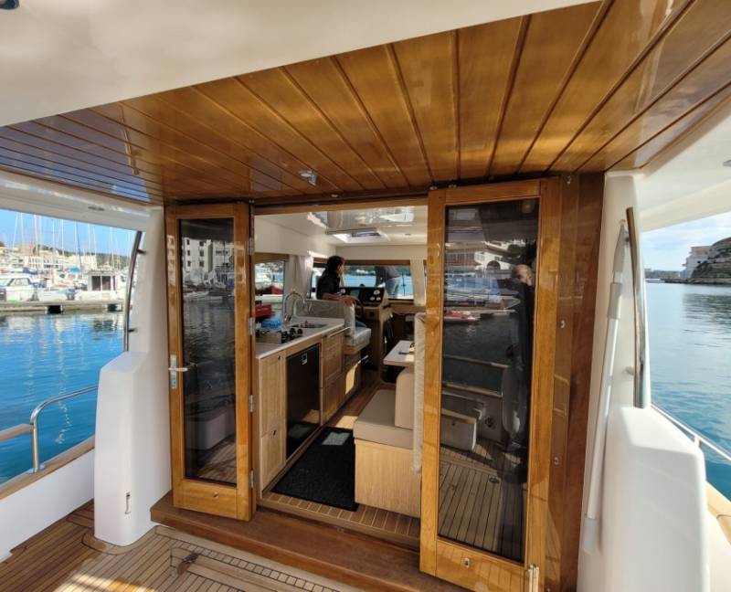 LOCATION VEDETTE MENORQUIN 34 à Hyères dans le Var