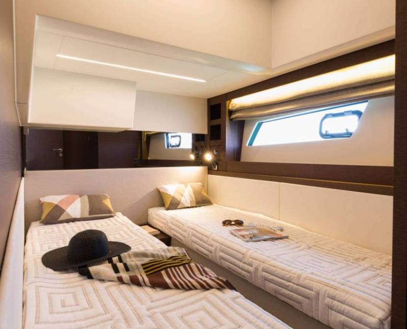 LOCATION VEDETTE PRESTIGE 520 FLY 