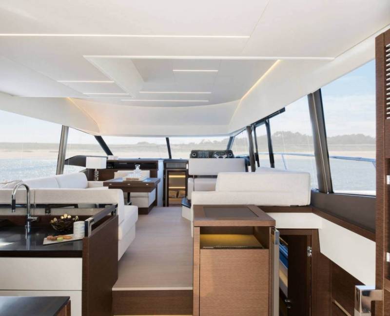 LOCATION VEDETTE PRESTIGE 520 FLY 