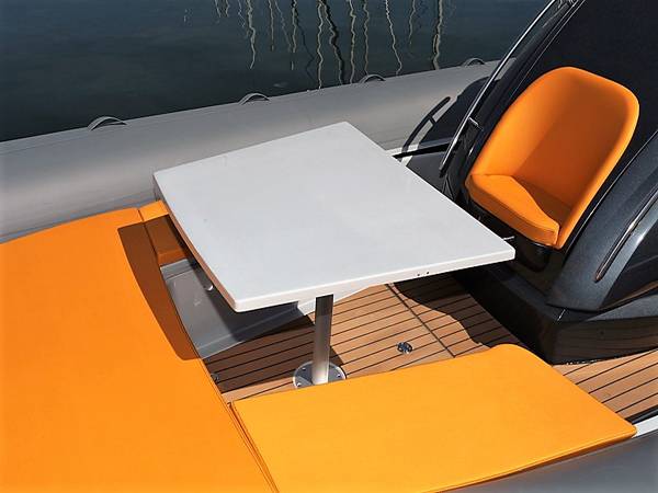 Location bateau semi-rigide STINGHER 30 GT 