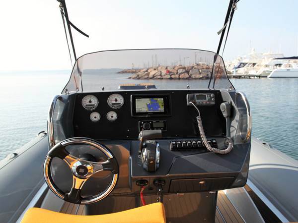 Location bateau semi-rigide STINGHER 30 GT 