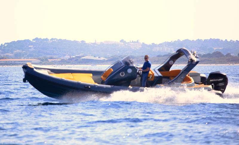 Location bateau semi-rigide STINGHER 30 GT 