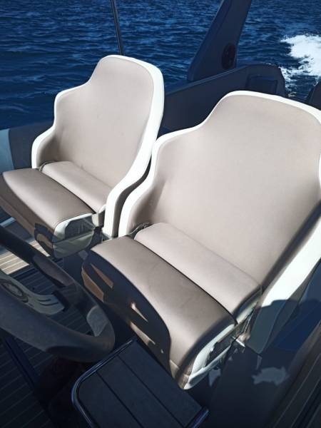 Location bateau semi-rigide STINGHER 32 GT 