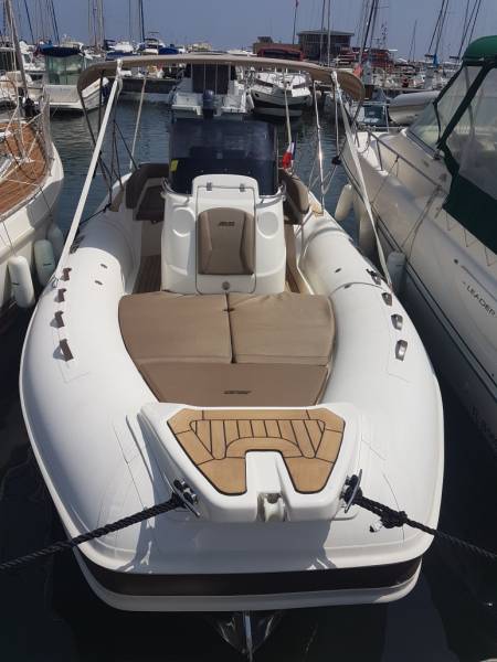 Location bateau semi-rigide CLUBMAN 24 