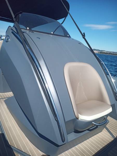 Location bateau semi-rigide STINGHER 32 GT 