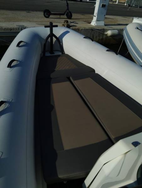 Location bateau semi-rigide Brig Navigator 24 