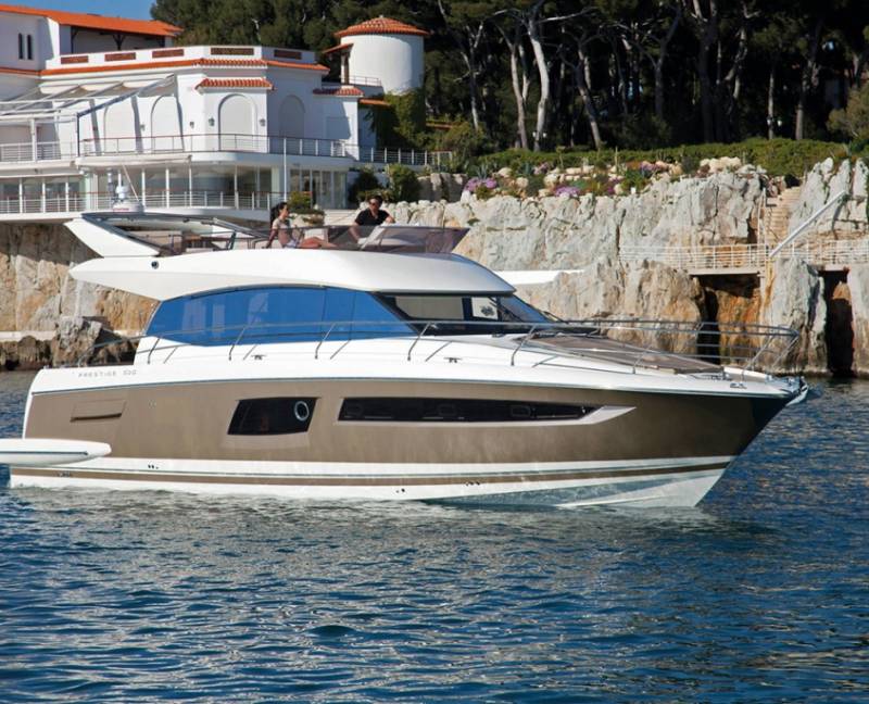 LOCATION VEDETTE PRESTIGE 500 