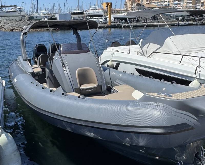 Location bateau semi-rigide STINGHER 32 GT 
