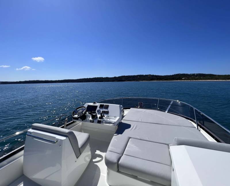 LOCATION VEDETTE PRESTIGE 460 FLY 