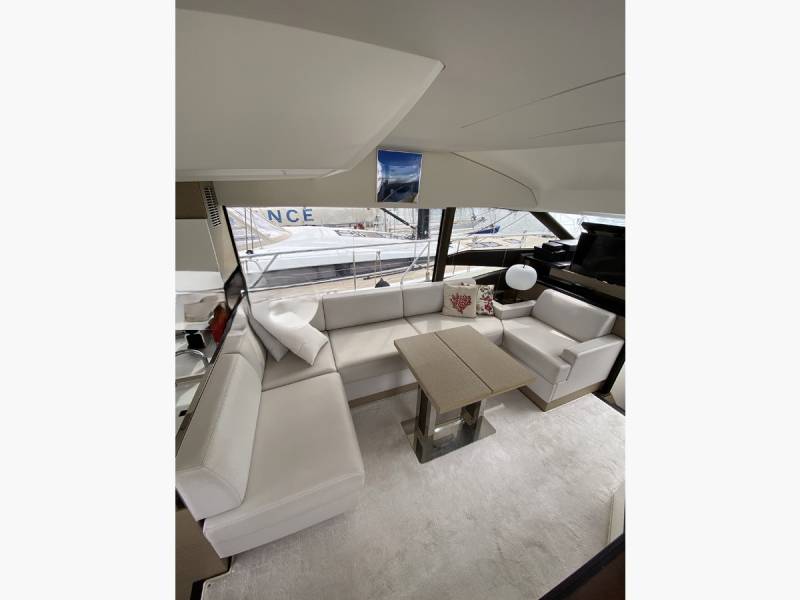 Prestige 520 à vendre port Saint Pierre à Hyères